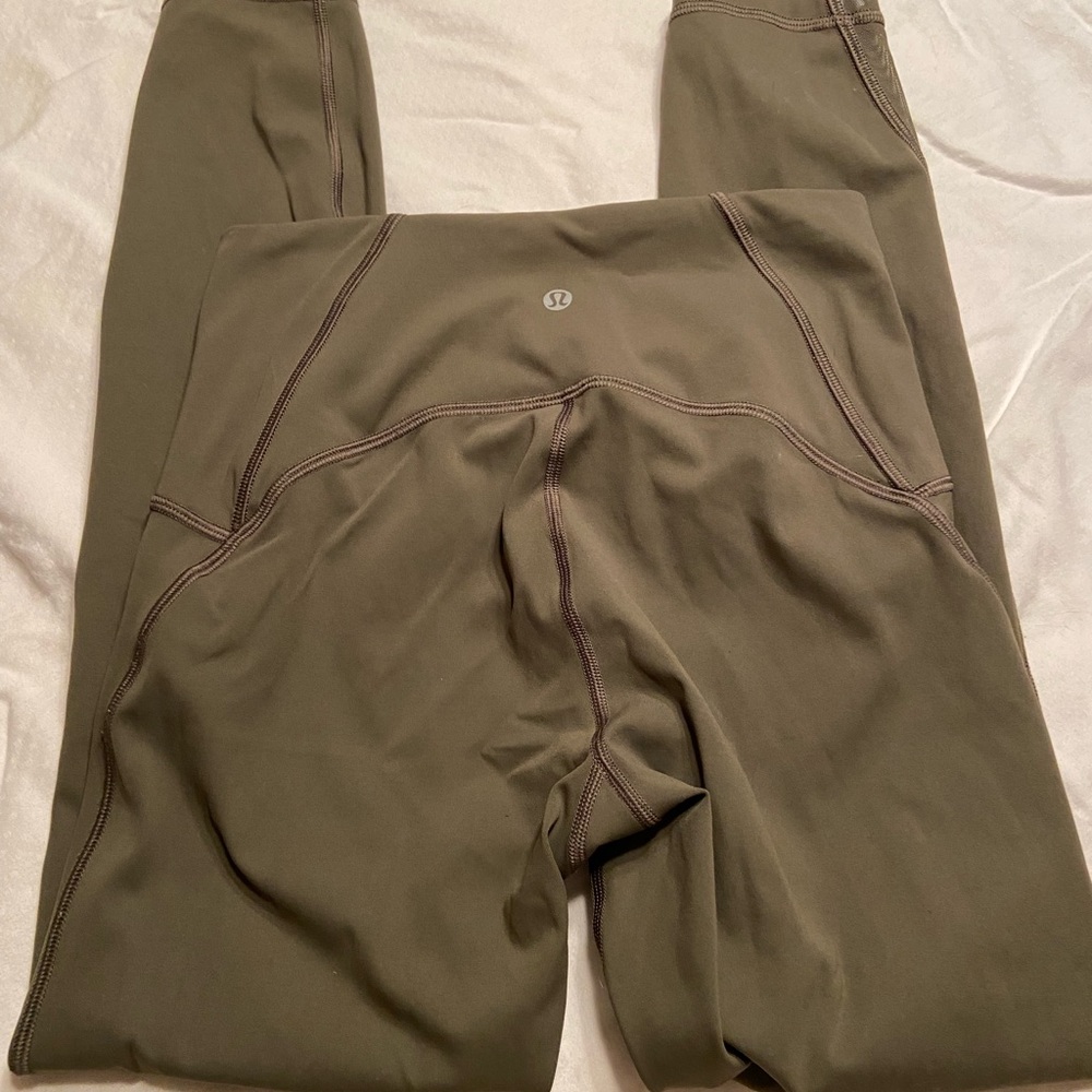 Lululemon size 6 leggings
